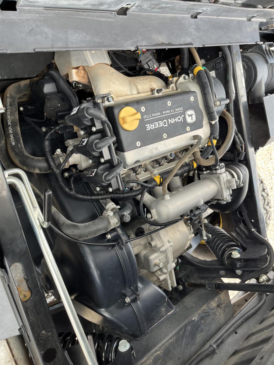 ./imagenes/INVOICE/2019/18253/JOHN DEERE XUV835E (13).JPG